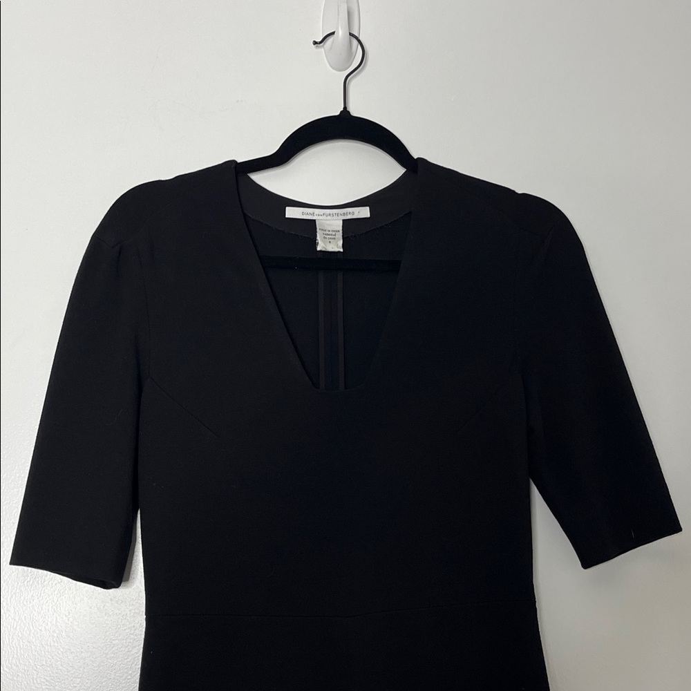 Diane Von Furstenberg Black V- Neck Midi Sheath Dress w/ Front Center Slit Sz 2 - Picture 2 of 8